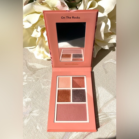 Eye & Cheek Palette - Picture 3 of 3